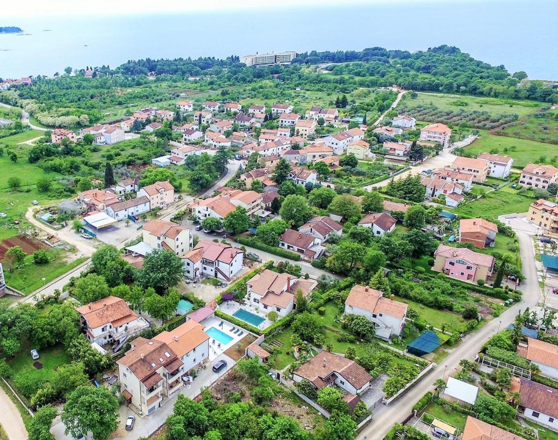 Apart Residence Leko Porec Bagian luar foto