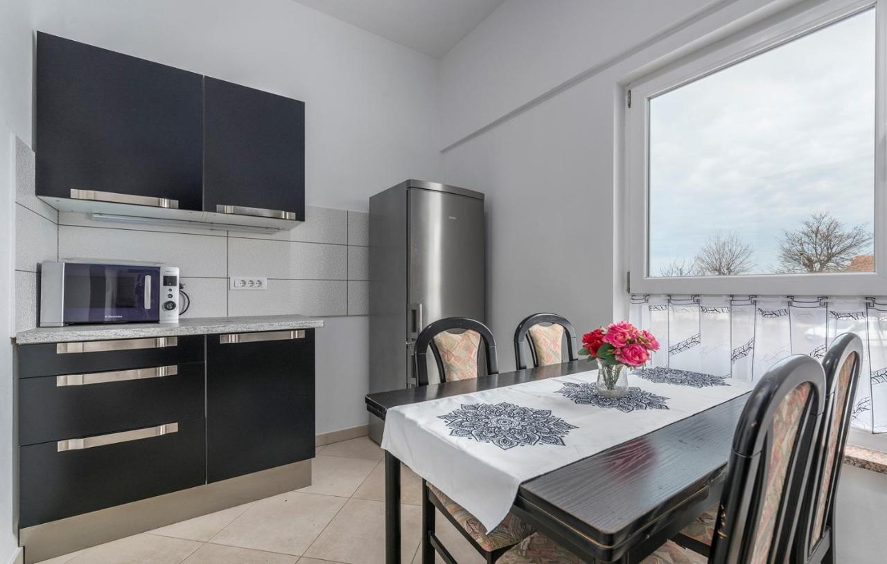 Apart Residence Leko Porec Bagian luar foto