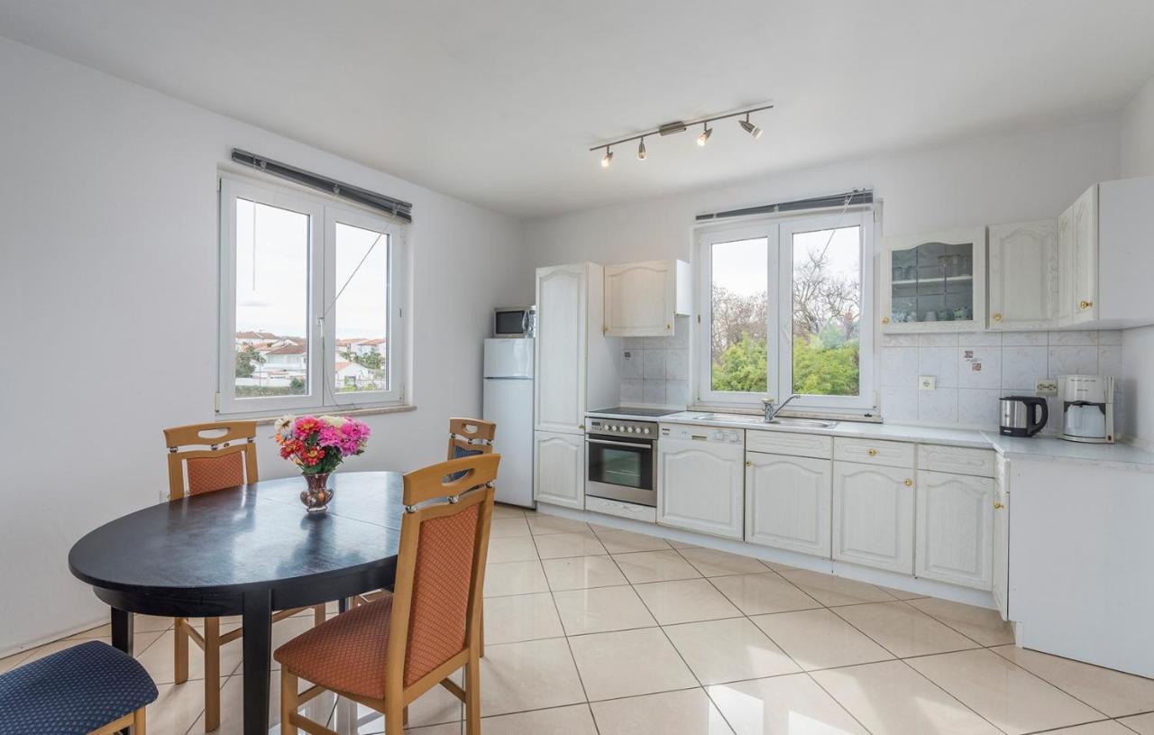 Apart Residence Leko Porec Bagian luar foto